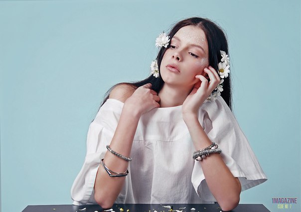 1 MAGAZINE 